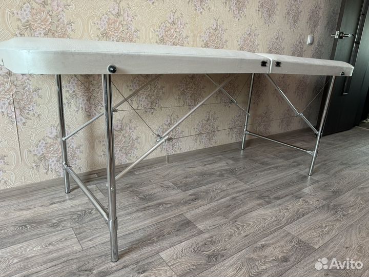 Кушетка для наращивания ресниц и шугаринга