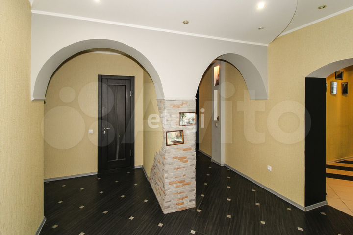 3-к. квартира, 93 м², 4/9 эт.