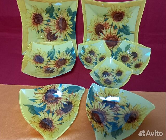 Набор посуды, графин, подносы 45см