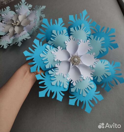 Большие цветы (снежинки и др) поделки в садик школ