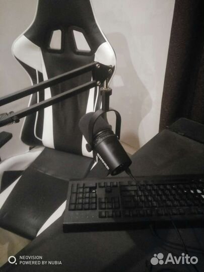Студийный динамический микрофон shure mv7