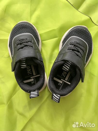 Детские кроссовки zara 21р