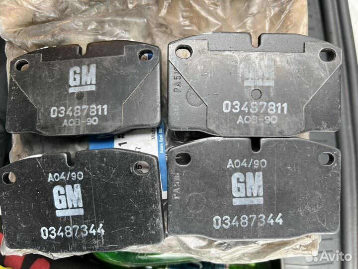 90398758 GM колодки тормозные передние