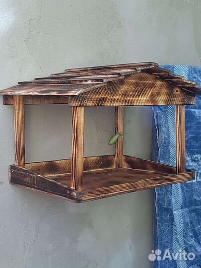 Кормушка для птиц. Ручная работа. Дерево, морилка