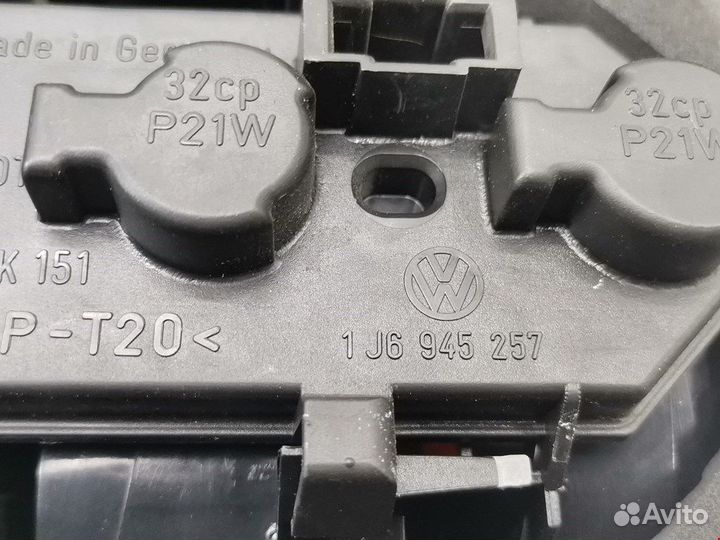 Фонарь задний для Volkswagen Golf 4