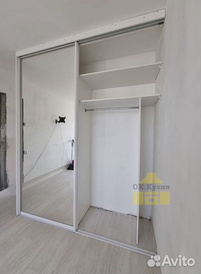 Шкаф с зеркалом