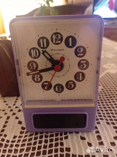 Часы будильник, кварц
