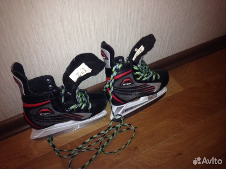 Коньки хоккейные