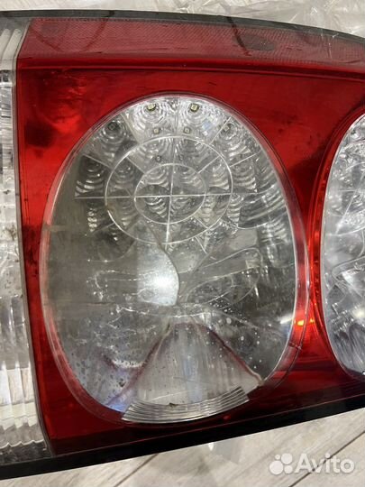 Задняя левая фара на Land Rover discovery