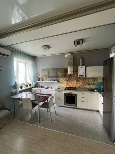 2-к. квартира, 53 м², 4/4 эт.