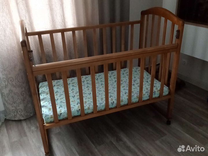 Детская кроватка
