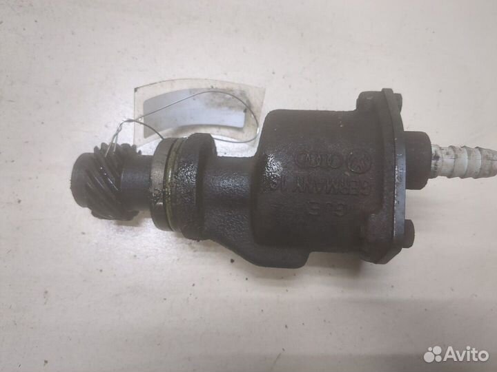 Насос вакуумный Volkswagen Transporter 4, 1995