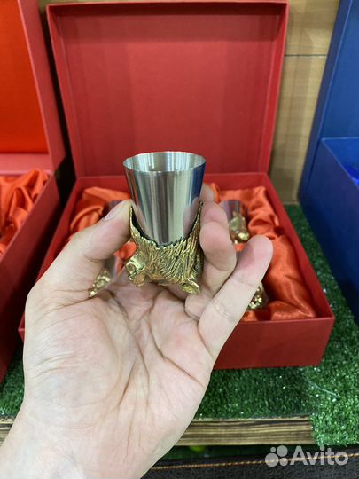 Рюмки, бокалы, пивные кружки, коньячные бокалы