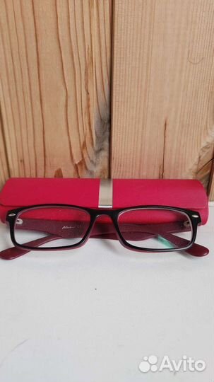 Очки с футляром на -1.5 и 0 соответственно