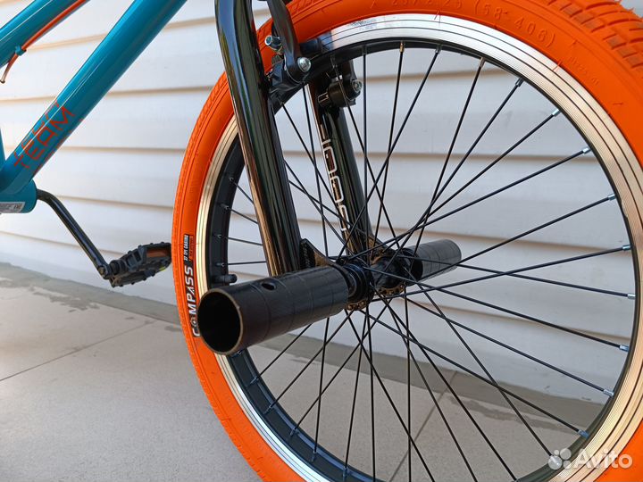 Трюковой велосипед BMX Tech team