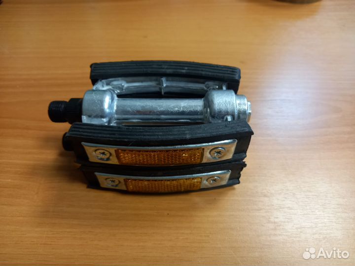 Педали классические на велосипед