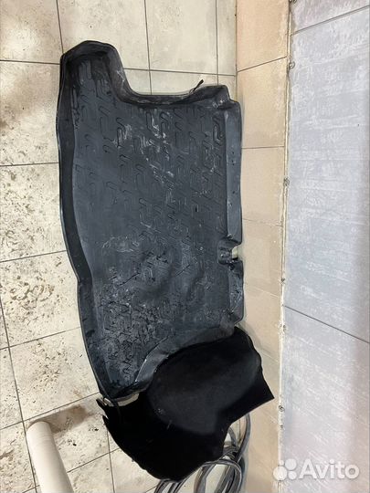 Обшивки багажника Ford Fusion