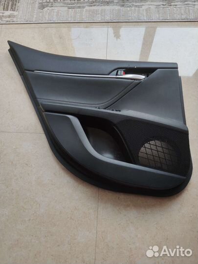 Обшивка задней левой двери Toyota Camry 70,2019