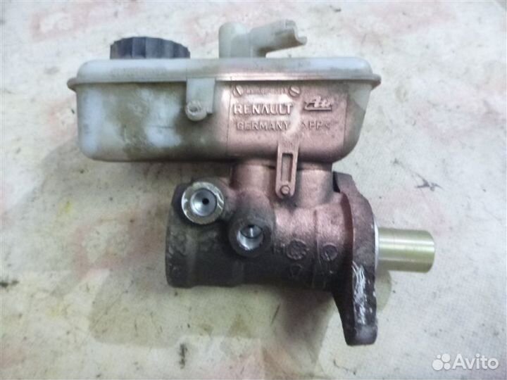 Главный тормозной цилиндр Renault Laguna X74