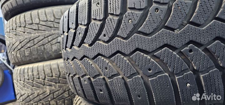 Bridgestone Blizzak Spike-01 235/60 R17 106T