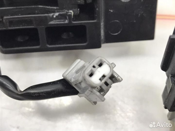 Внешняя ручка передней правой двери Nissan Teana