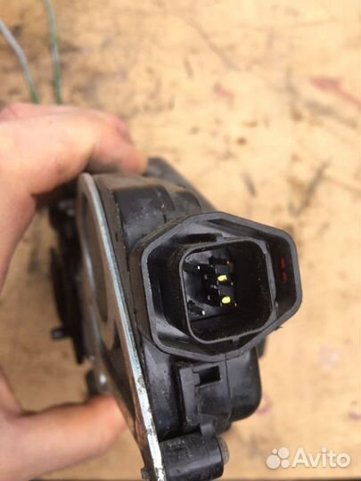 Хюндай Матрикс замок на переднюю левую дверь