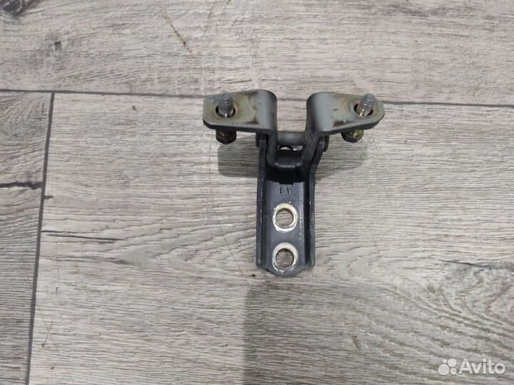 Петля двери Lancer Лансер 9