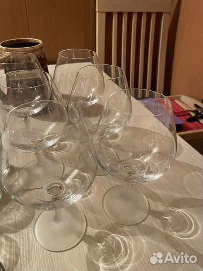 Бокалы, кружки, рюмки