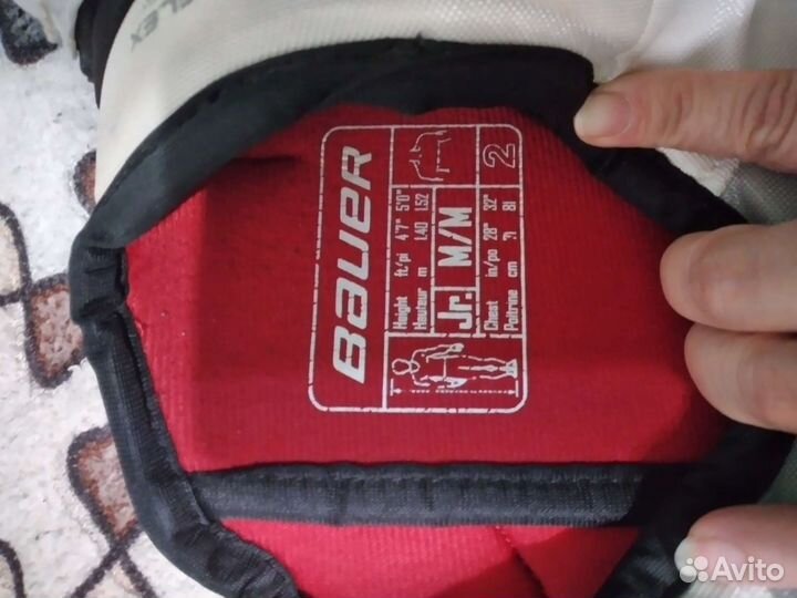 Нагрудник хоккейный