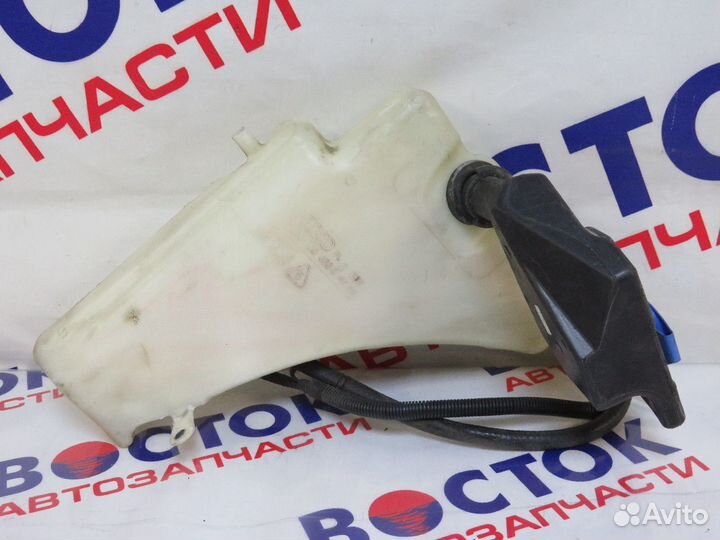 Бачок омывателя audi A4 8K2