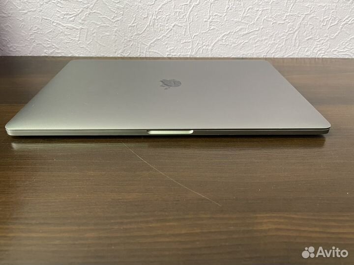 MacBook Pro 15 2017 Touch Bar i7/16/512/560 4GB