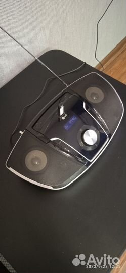 Переносной музыкальный центр LG с bluetooth