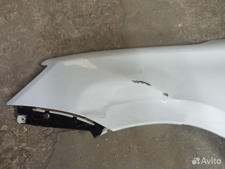 Крыло переднее левое на LADA granta