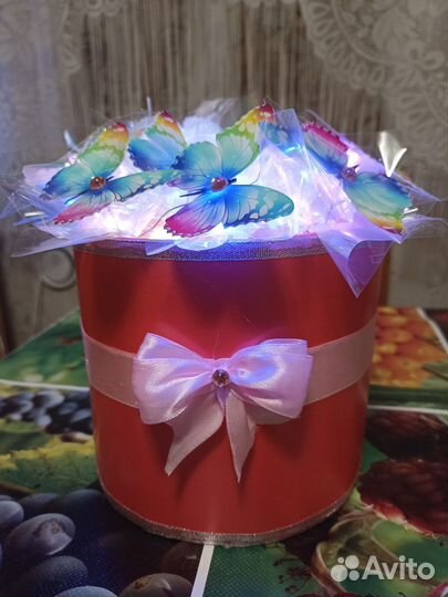 Бабочки в шляпной коробке