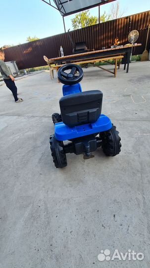 Синий трактор