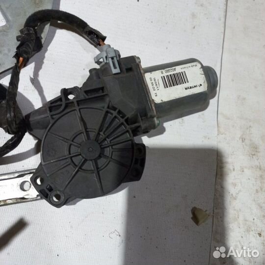 Стеклоподъемник двери передний правый Kia Sportage