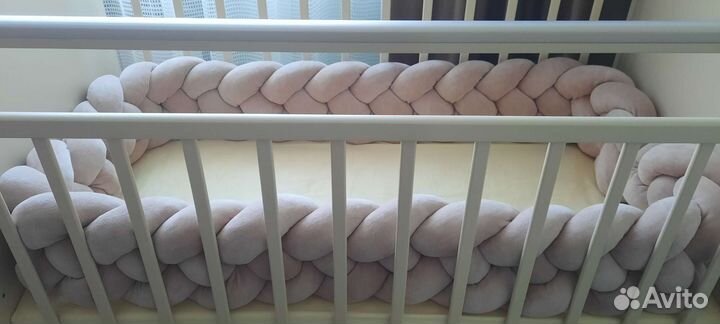 Бортик в кроватку