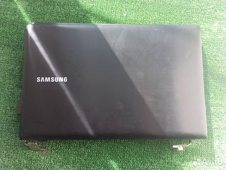 Корпус крышка рамка поддон топкейс samsung np355e5