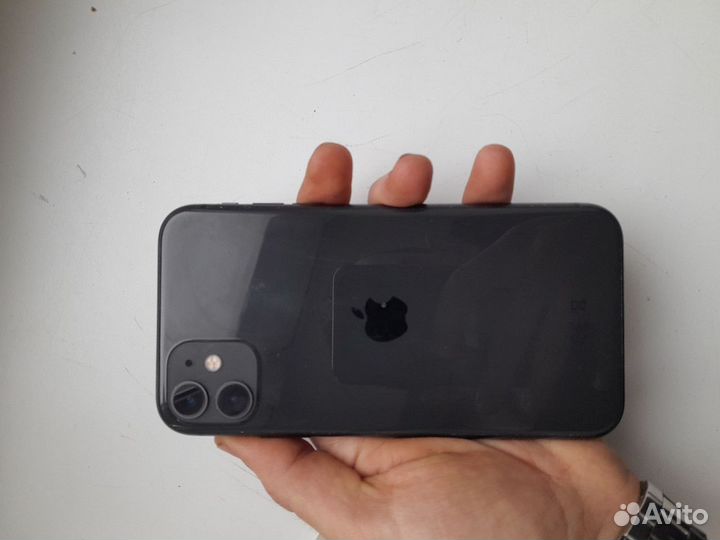 iPhone 11, 64 ГБ