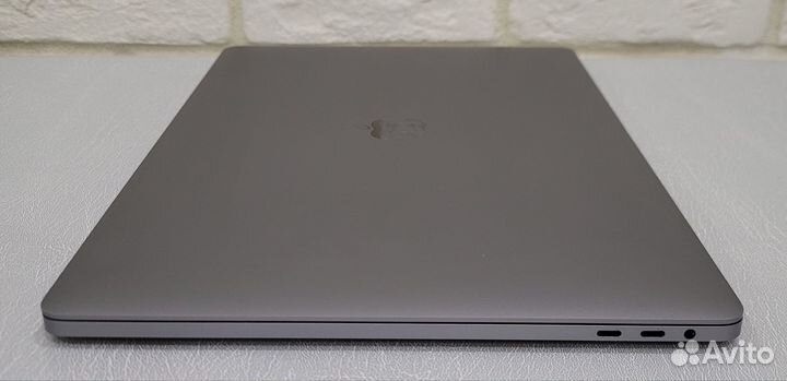 MacBook Pro 16