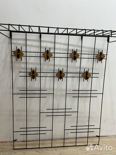 Вешалка для одежды в прихожую