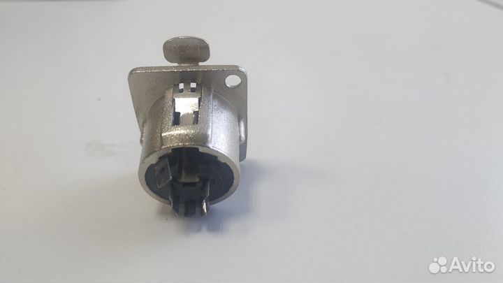 XLR