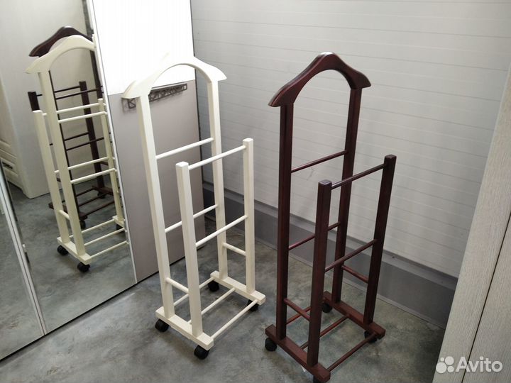 Вешалка для одежды деревянная