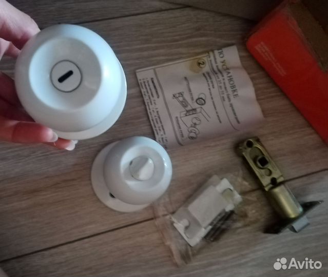 Ручка дверная белая