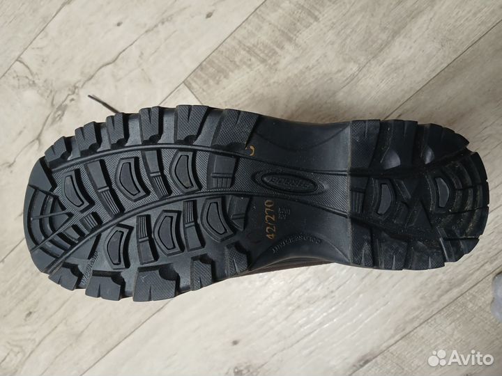 Берцы, ботинки зимние фарадей 42 размер новые