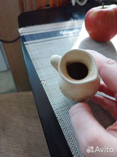 Декоративный керамический кувшинчик