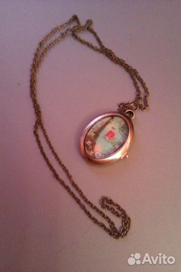 Часы на цепочке новые