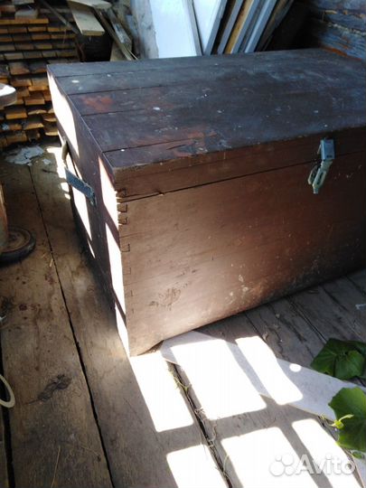 Сундук старинный