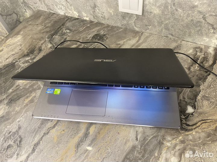 Asus x550c core i7 3537u/ram 8gb/GT 720