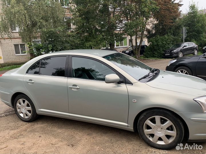 Toyota Avensis, 2005
